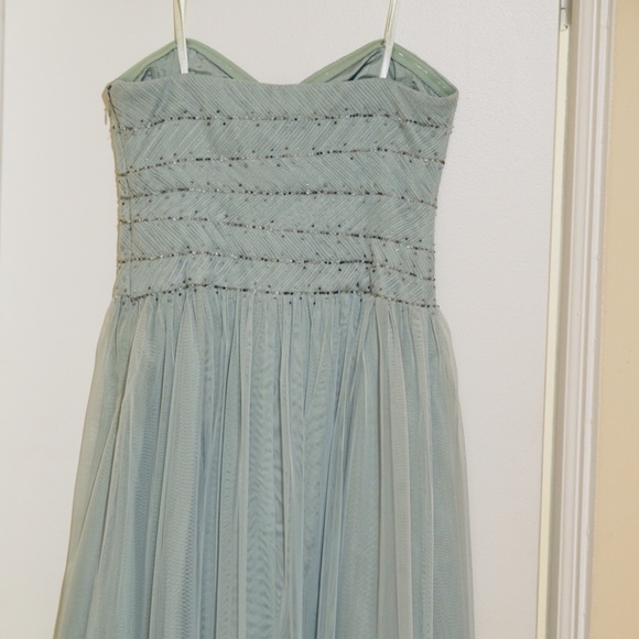 BCBG Mint Green Silk, Beaded Dress, Size 4 - Picture 3 of 5